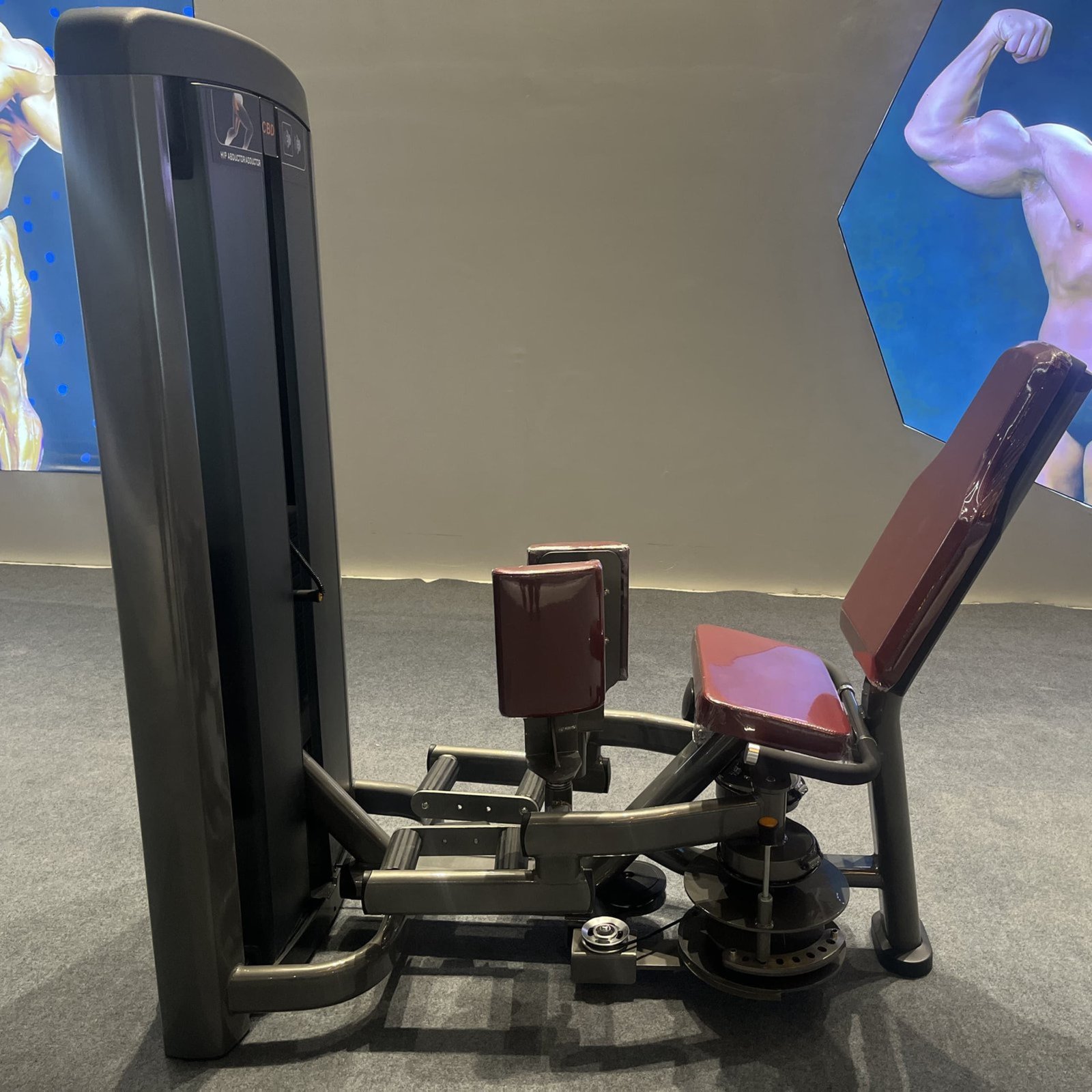 The Abductor-Adductor Machine: A Strategic Guide for High-End Fitness Brands