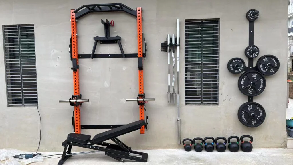 Wall-Folding Squat Rack